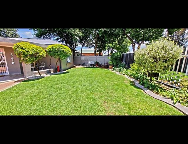 4 BEDROOM HOUSE FOR SALE IN FLORENTIA